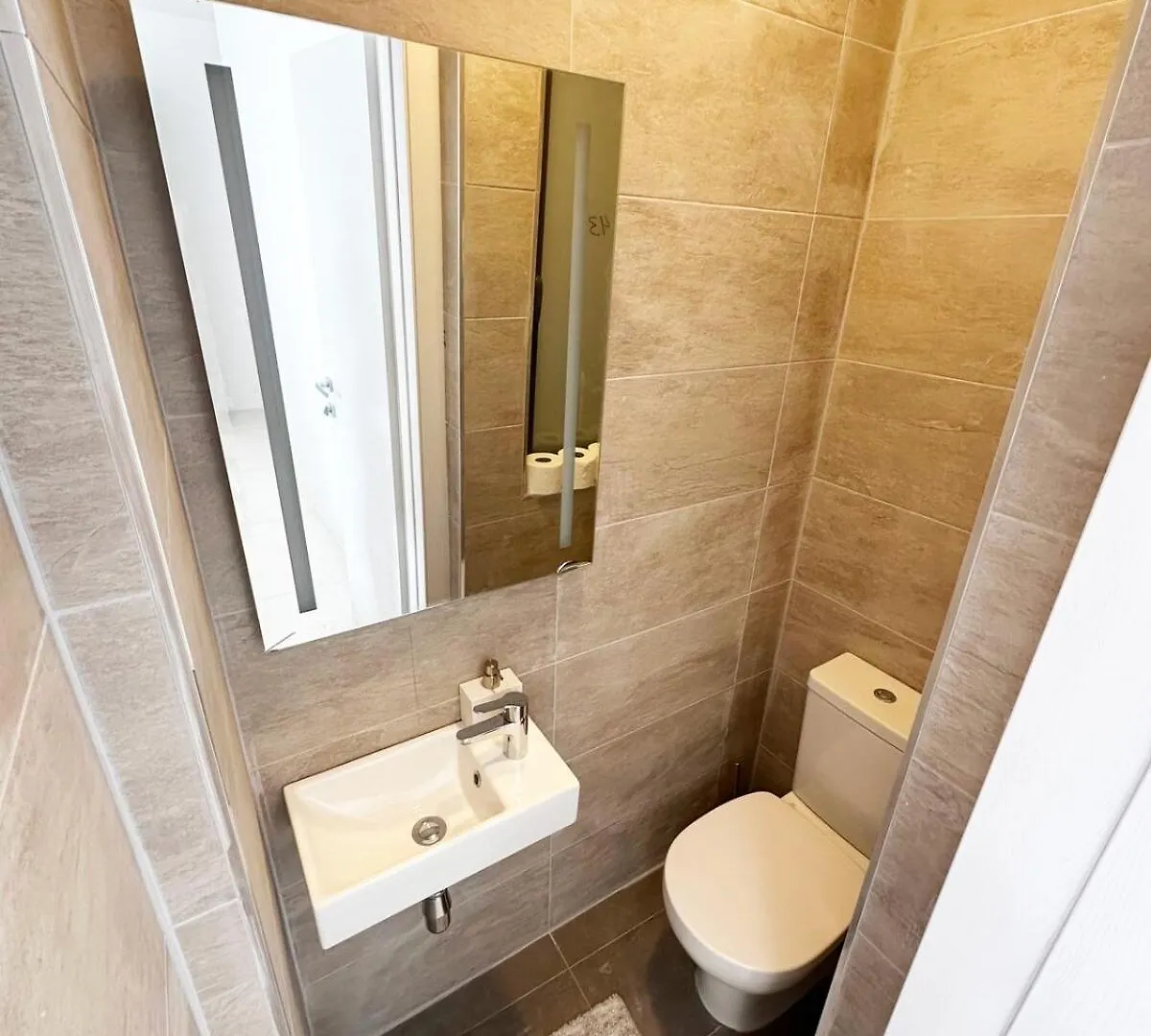Upscale Suite - Heart Of Pacaville Saint Julian's Apartment