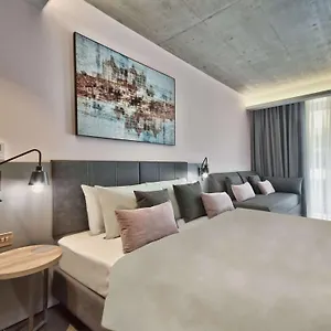 3* Szálloda Number 11, Urban